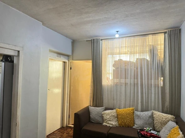 2 Bedroom Flat & Apartment