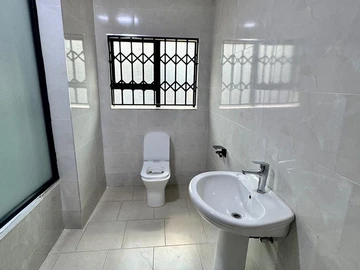 3 Bedroom Flat & Apartment