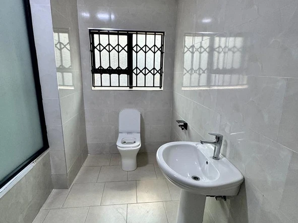 3 Bedroom Flat & Apartment
