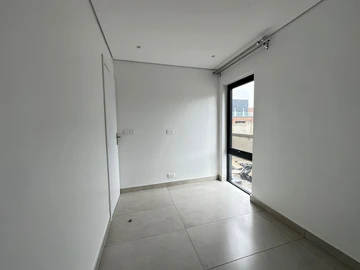 4 Bedroom Garden Flat