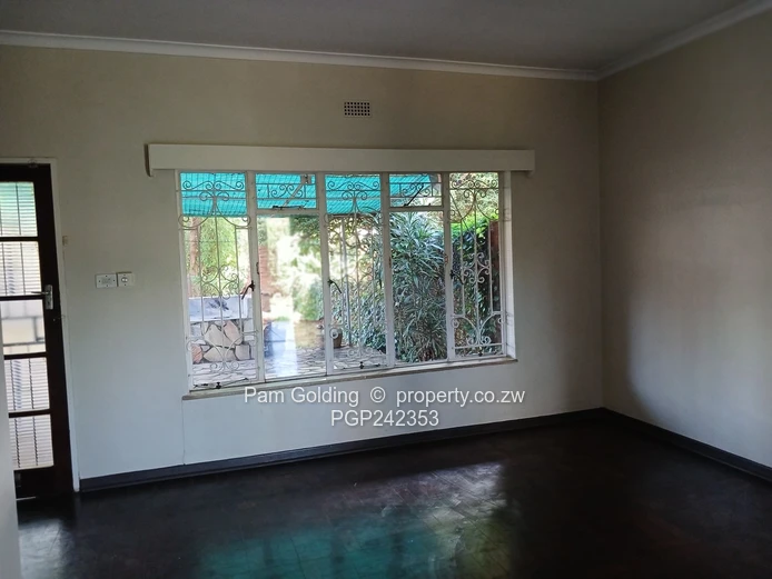 2 Bedroom Garden Flat in Secure Complex (Sole Mandate)