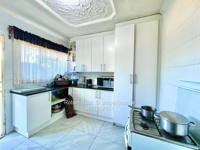 Neat and Solid home in Southlea Park