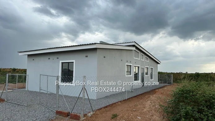 Adelaide Park, Ruwa 2 bed cottage for rent!