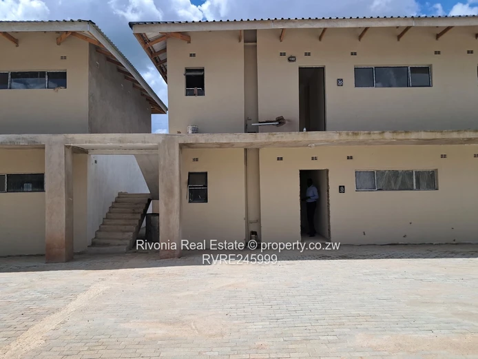 New 2-Bed Garden Flat in Ashdown Park – Borehole