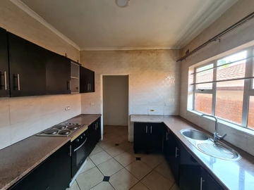 3 Bedroom Flat & Apartment