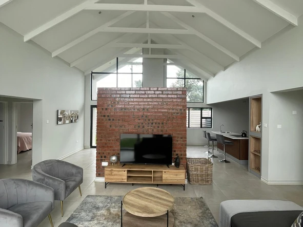 3 Bedroom Flat & Apartment