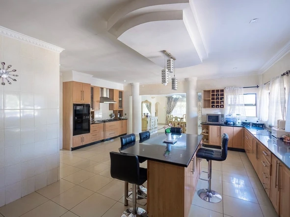 7 Bedroom House