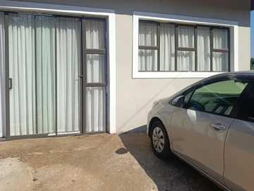 2 Bedroom Flat & Apartment