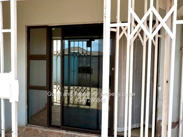 5-Bedroom House For Sale In Budiriro