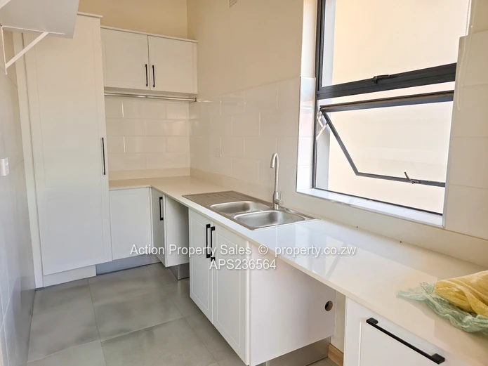 3 Bedroom Townhouse in Highlands - $2,000 plus Levy $300 