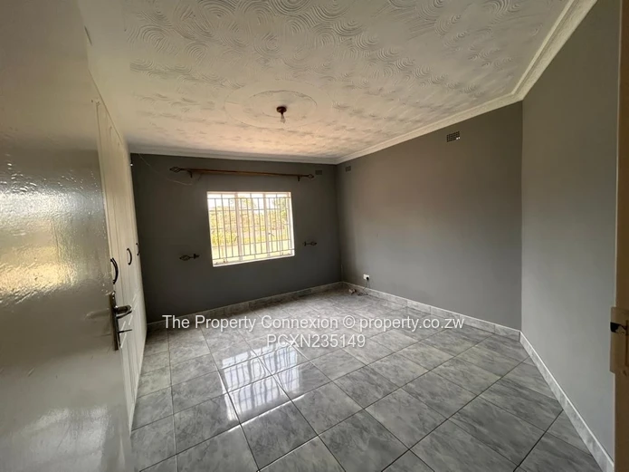 Luxury Rental Property in Helensvale, Borrowdale