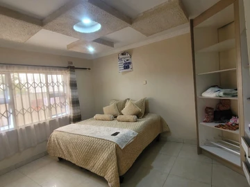 6 Bedroom House