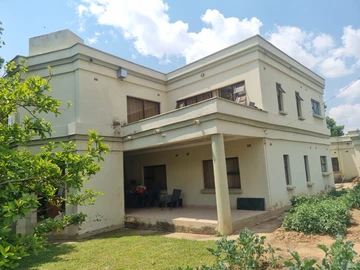 6 Bedroom House