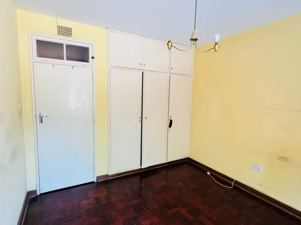 2 Bedroom Flat & Apartment