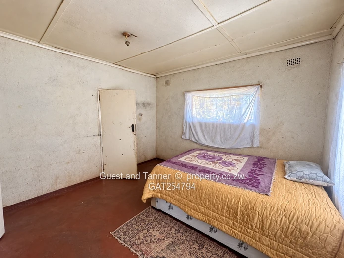 Chitungwiza Unit F, Seke – 4 Bedroom House for Sale