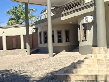 5 Bedroom House