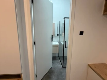 3 Bedroom Flat & Apartment