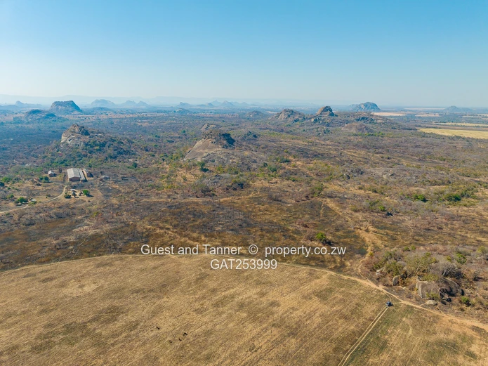 A Choice Of Two Farms - Banket / Rafingora