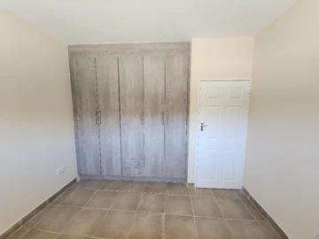 2 Bedroom Flat & Apartment