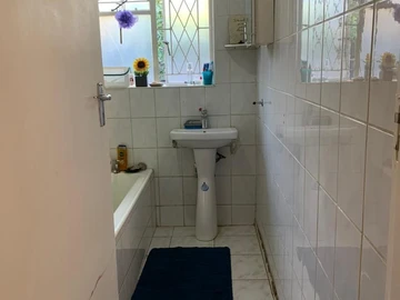 2 Bedroom Garden Flat