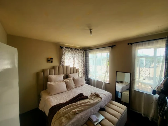 2 Bedroom Flat & Apartment