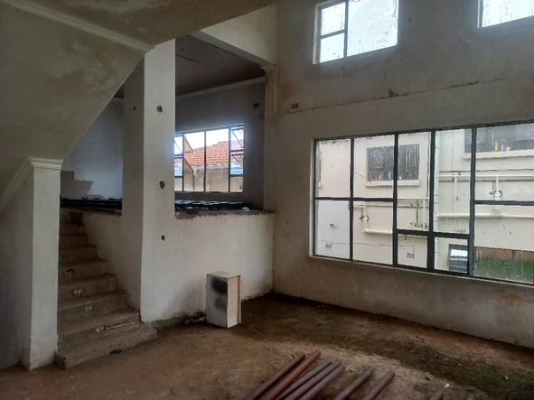 5 Bedroom Flat & Apartment
