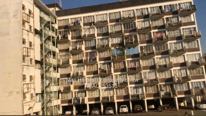 1 Bedroom Flat For Sale - Avenues