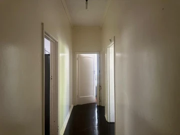 2 Bedroom Flat & Apartment