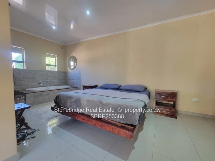 4 Bedroom House in Hillside For Sale