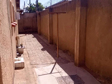 6 Bedroom House