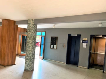 2 Bedroom Flat & Apartment