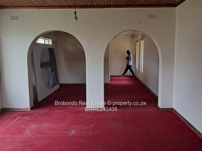 Sunridge House with Harare Drive Frontage for rent!