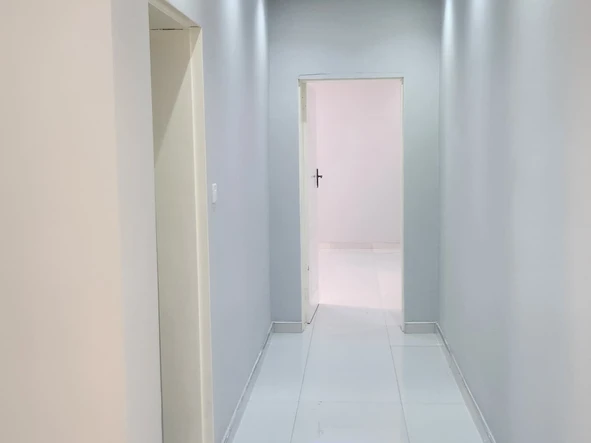 4 Bedroom Flat & Apartment