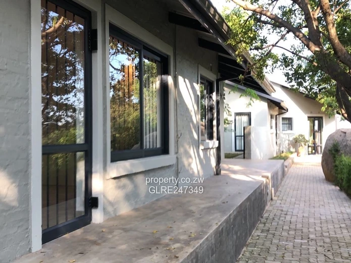 Greendale 4-Bed Home on 4 Acres — Pool, Borehole & Views