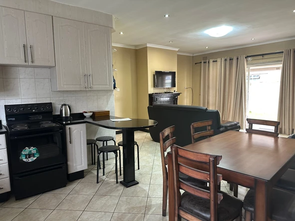 3 Bedroom Flat & Apartment