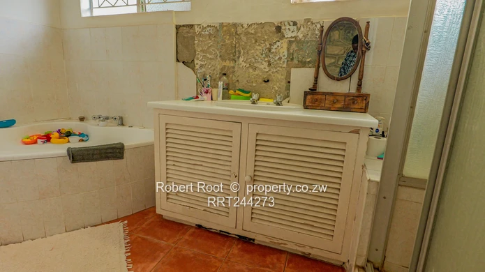 House for Sale in Monavale (Sole Mandate)