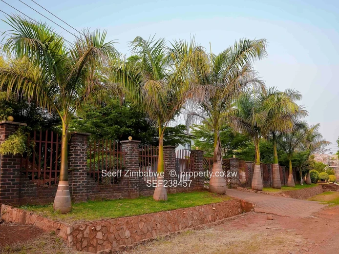 Modern Double-Storey 6-Bed Furnished Home — Shawasha Hills