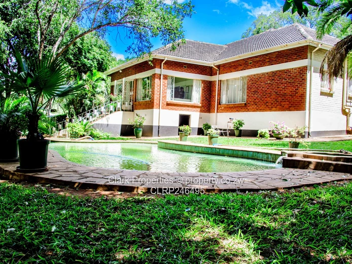 Secure Family Home On 4,090m²