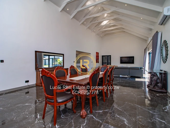 Luxury Living In Eastlea | Fully Furnished Home 