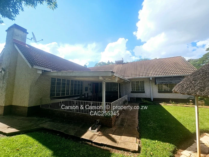 3 beds house for rent