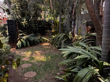 2 Bedroom Flat & Apartment