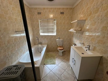 3 Bedroom Garden Flat