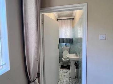 3 Bedroom Flat & Apartment