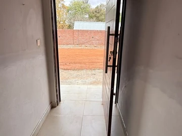4 Bedroom Flat & Apartment