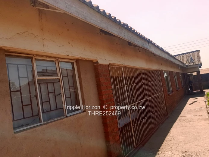 Budiriro 1 house for sale (Sole Mandate)