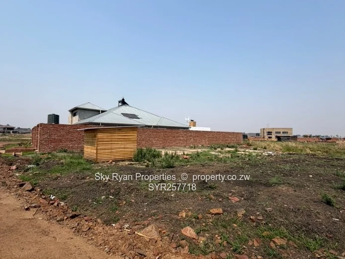 Haydon Park stand next to leengate project