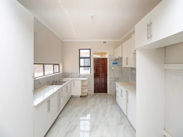 3 Bedroom Flat & Apartment