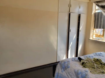 2 Bedroom Flat & Apartment