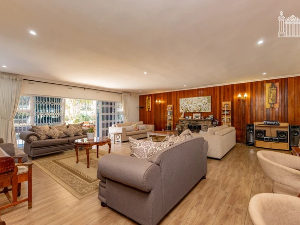 6 Bedroom House