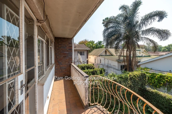 2 Bedroom Duplex with a garden (Sole Mandate)